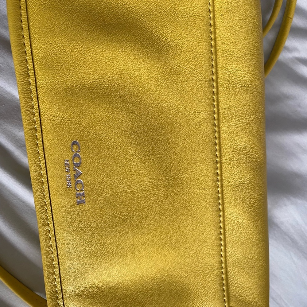 Coach - Picture 5 of 6
